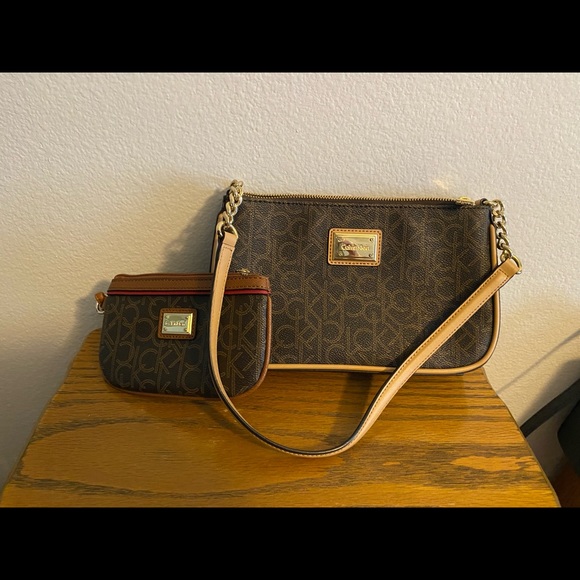 Michael Kors purses, wallet. CK purse and wristlet. EXCELLENT, Near new - Picture 8 of 10